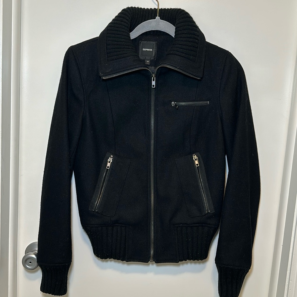 Express winter jacket!! Bomber style with extended collar to keep you warm!!